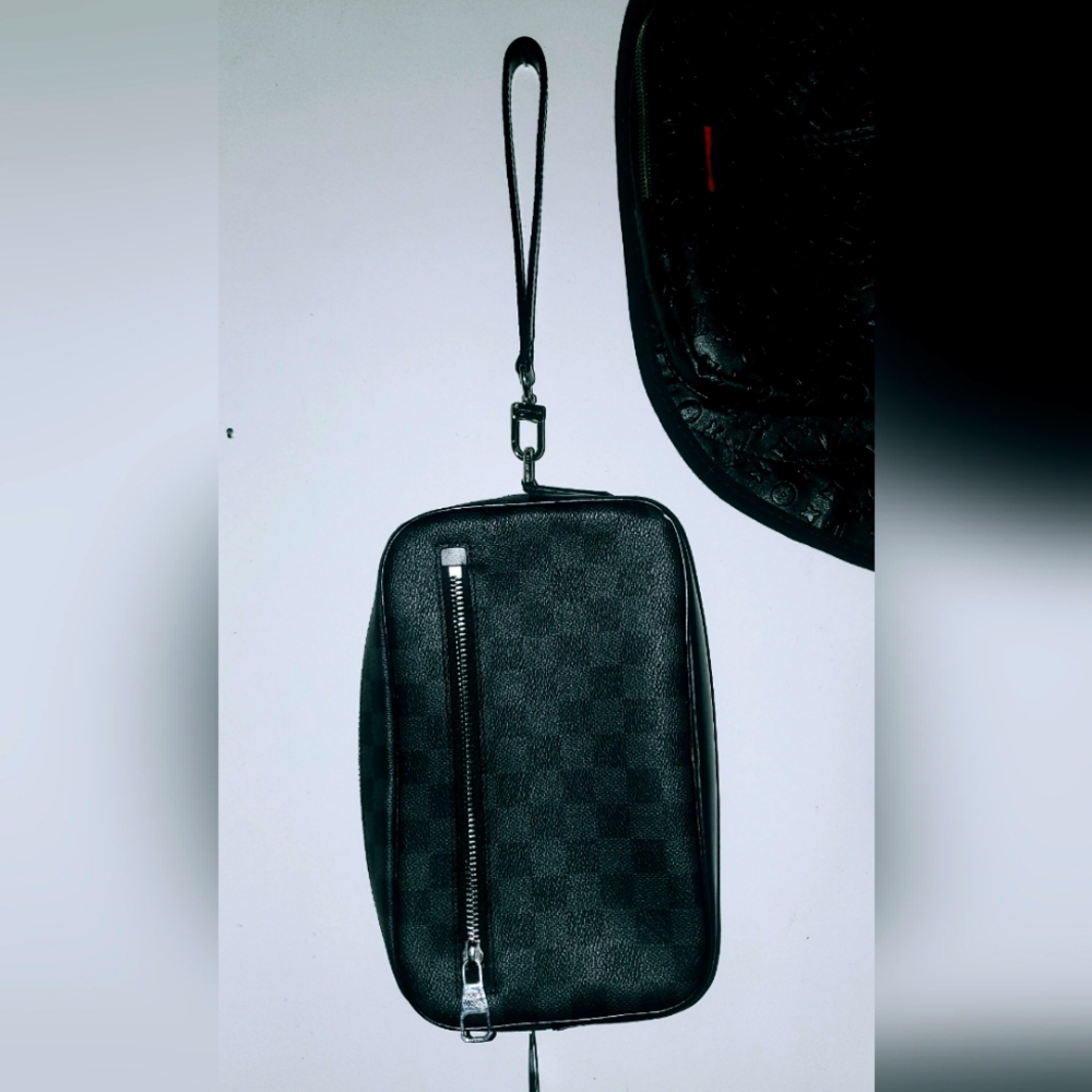 Louis Vuitton Men's Kasai Clutch Damier Graphite Canvas Bag